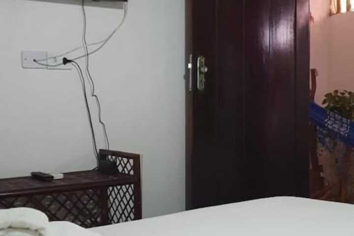 Room 6 of 86