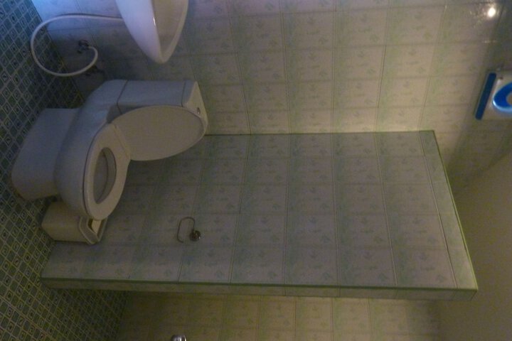 Room 18 of 34