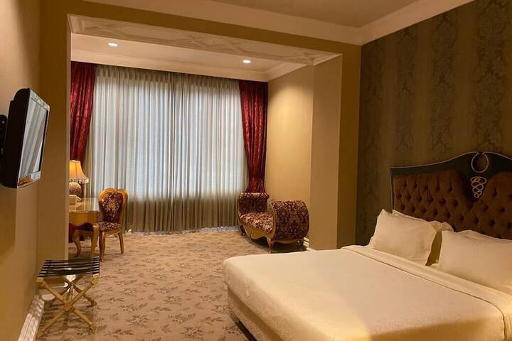 Room 12 of 35