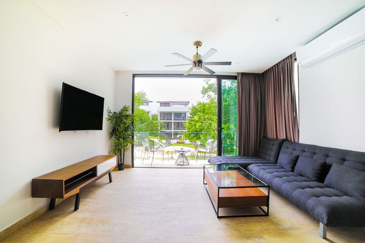 Room 6 of 15