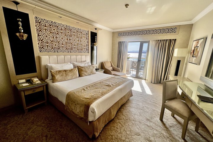 Room 9 of 120