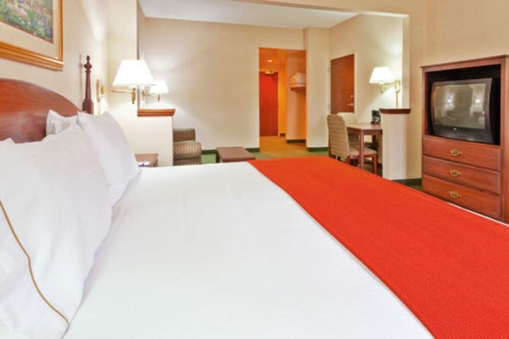 Room 13 of 21