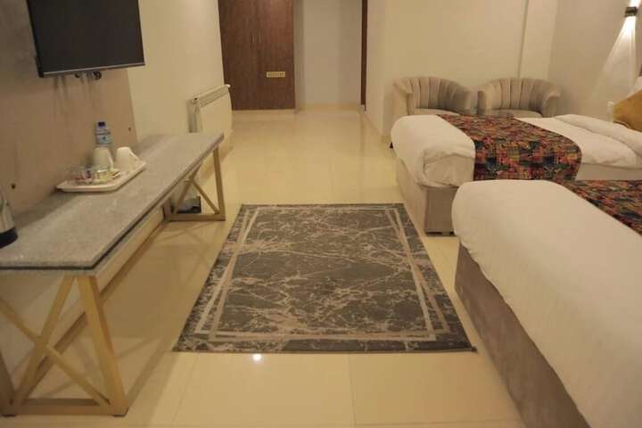 Room 8 of 50