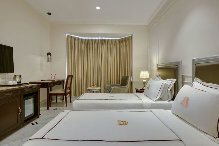 Room 9 of 23