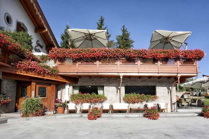 Hotel 70 of 77