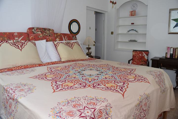 Room 8 of 90