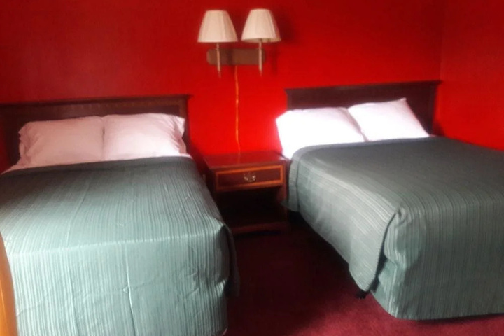Room 2 of 8