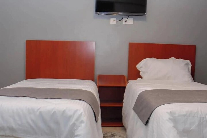 Room 3 of 28