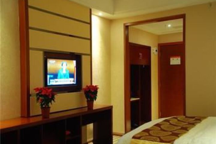 Room 12 of 18