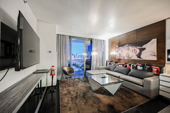 Room 214 of 484