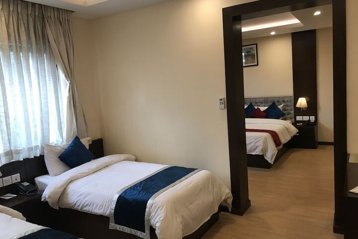 Room 10 of 48