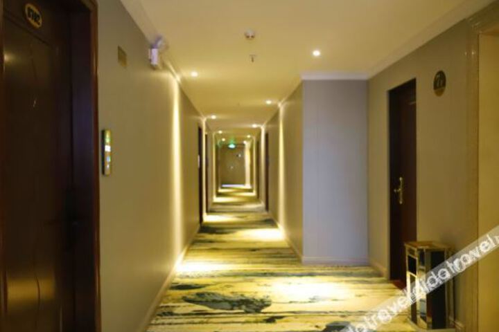 Hotel Interior 10 of 26
