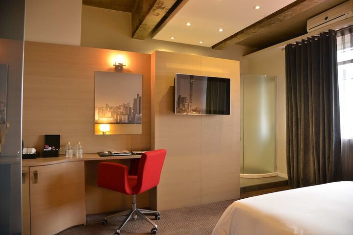 Room 10 of 71