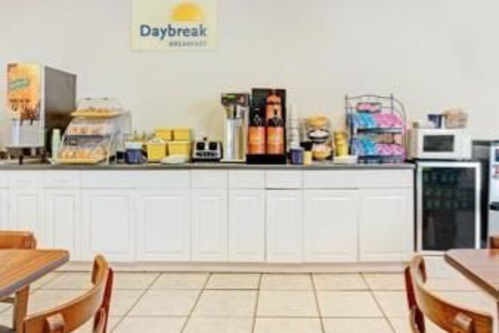 Breakfast/Coffee Service 8 of 24