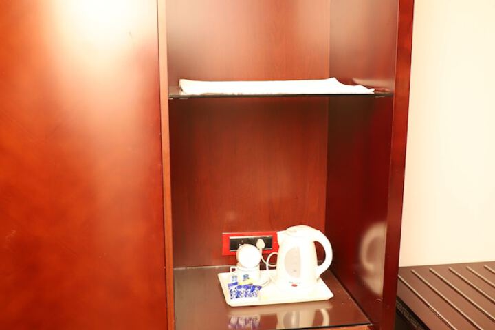 Room 27 of 39