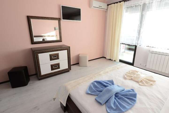 Room 18 of 37