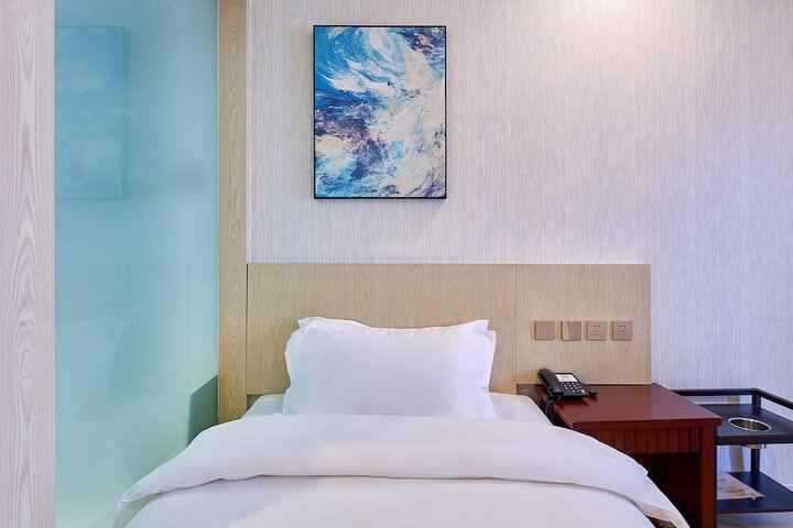 Room 38 of 60