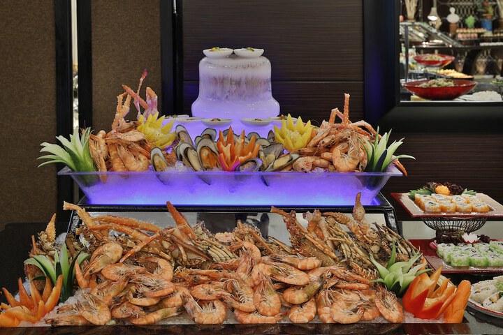 Dining 107 of 158