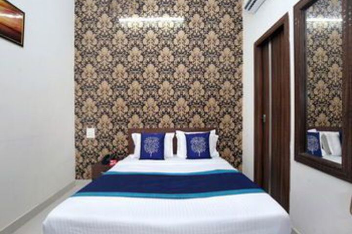 Room 10 of 22
