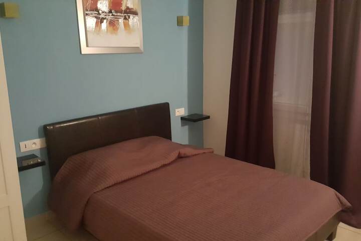 Room 4 of 5