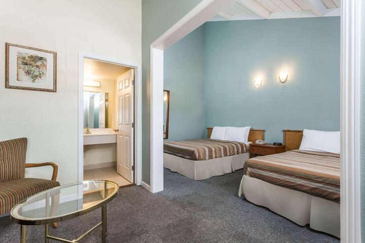 2 Double Beds (4 of 4)