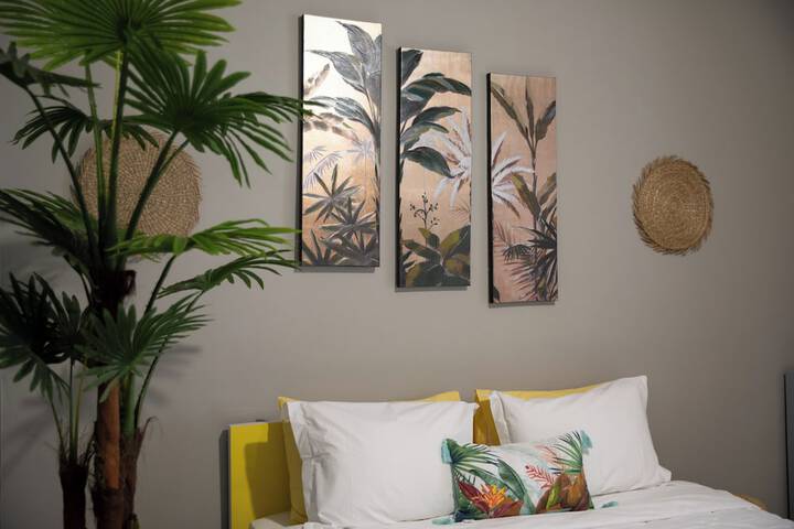 Room 48 of 90