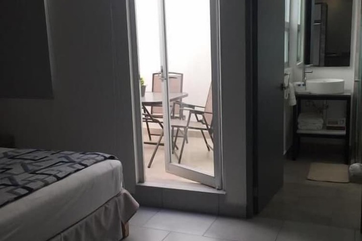 Room 8 of 42