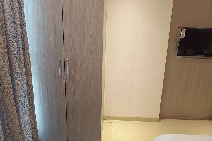 Room 22 of 65