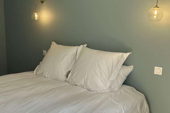 Room 8 of 19