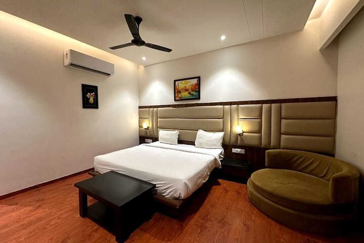 Room 7 of 49