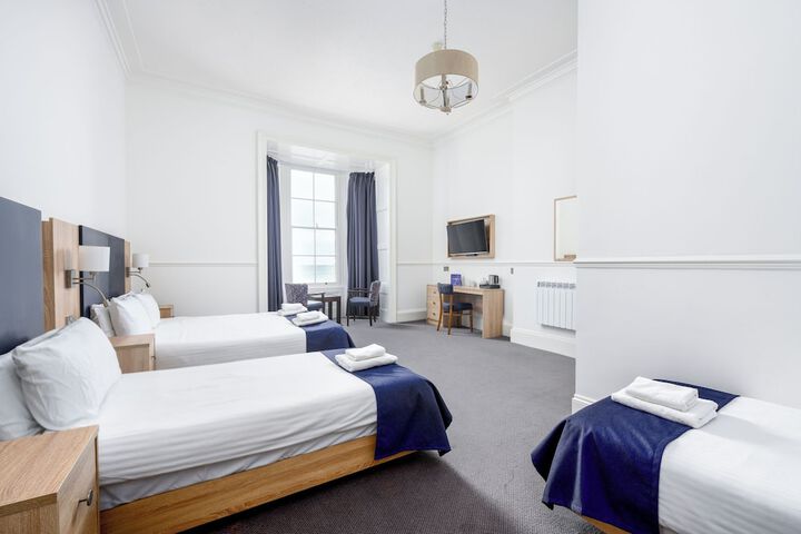 Room 33 of 86
