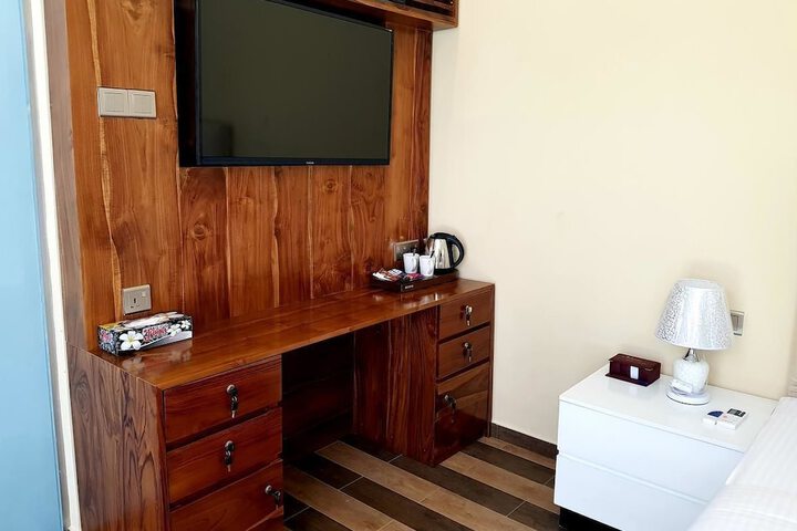 Room 21 of 38