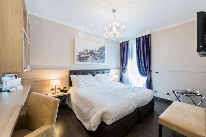 Room 8 of 26