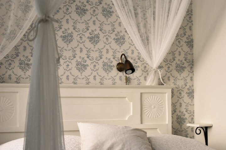 Room 25 of 40
