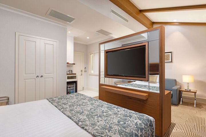 Room 5 of 54