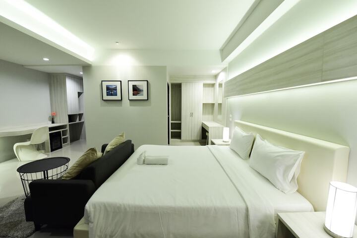 Room 9 of 63