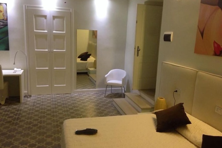 Room 23 of 54