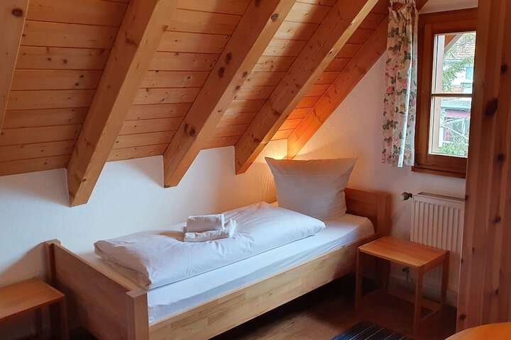 Room 4 of 43