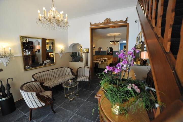 Hotel Lobby