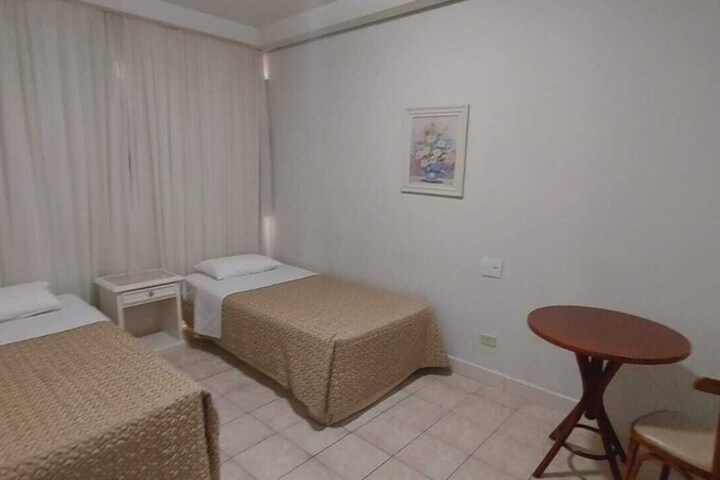 Room 30 of 80