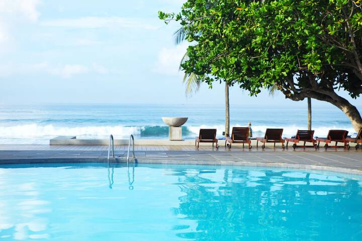 Hotel Pool