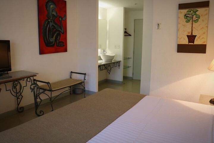 Room 11 of 51
