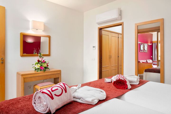 Room 15 of 97