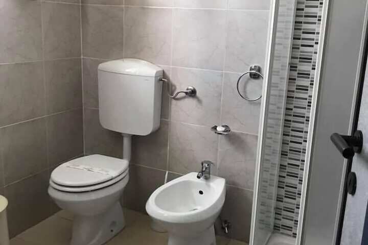 Room 13 of 20