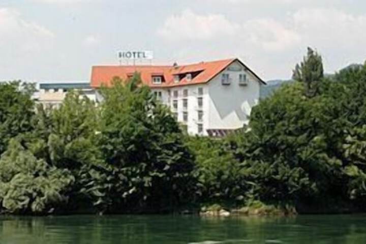 Hotel 50 of 53