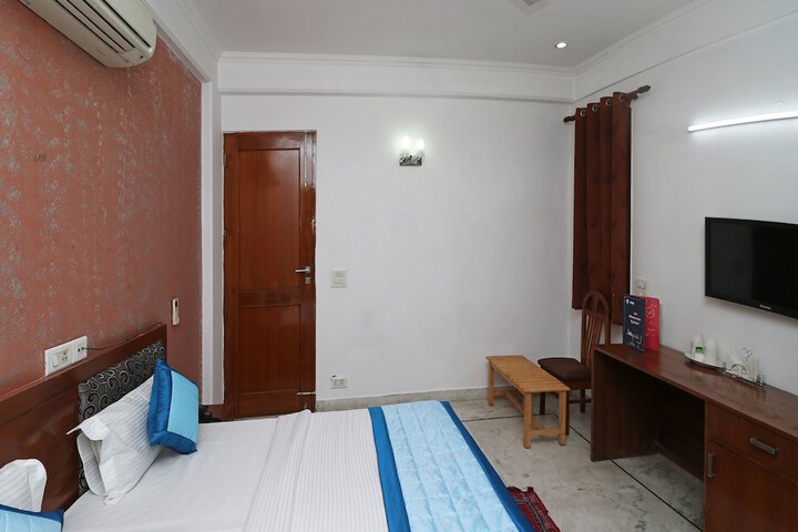 Room 14 of 27