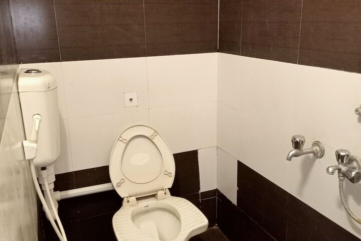 Room 33 of 45