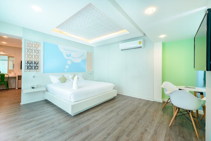 Room 16 of 144