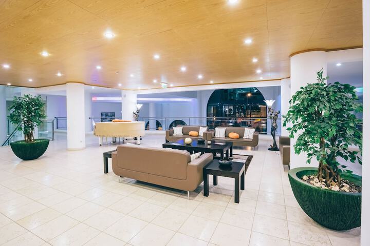 Hotel Interior 4 of 71