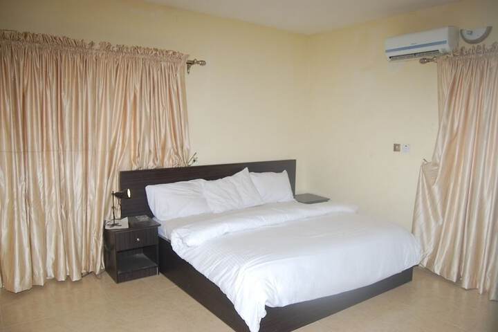 Room 8 of 20
